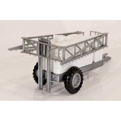 Model Traktor s postřikovačem - 1:27