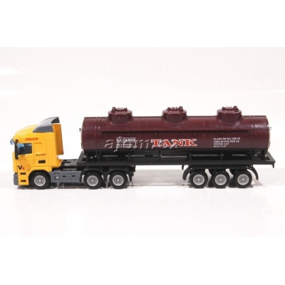 Model nákladního auta Mondo Motors tahač s návěsem cisterna - 1:65