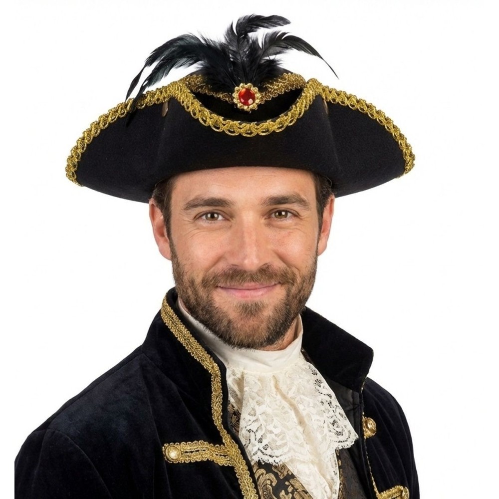 Historický třírohý klobouk s broží a peřím