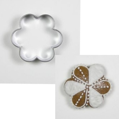 Vykrajovátko Kytička 38 x 35 mm