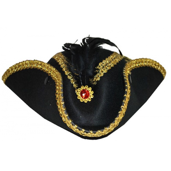 Historický třírohý klobouk s broží a peřím